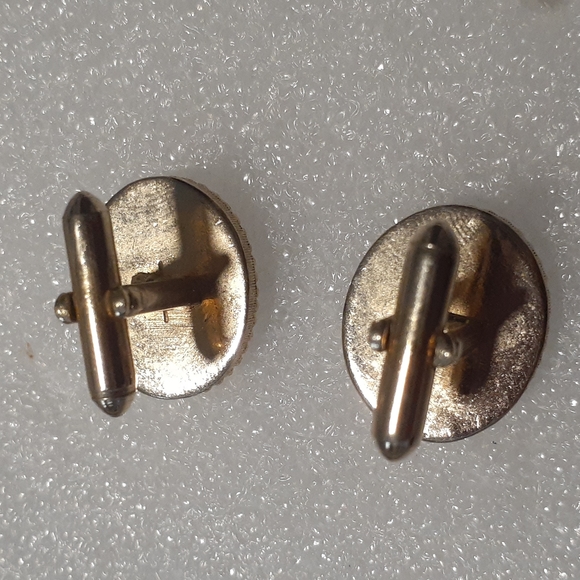 Men's goldtone green cabochon cufflinks - Picture 4 of 5